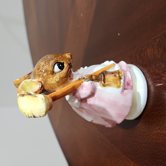 Vintage ceramic mouse with broom - Picture 2 of 4